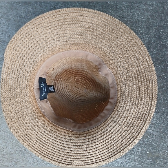 Marcus Adler New York Stylish Tan Straw Hat with Braided Band One Size - Picture 5 of 7